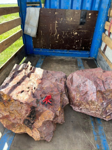 Ландшафтные глыбы красно-фиолетовые 200-1000 килограмм купить в Верхнем Уфалее