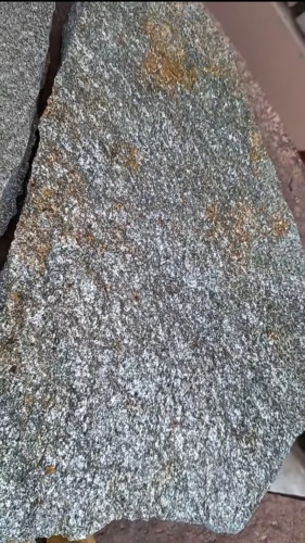 Плитняк златолит серебристый для цоколя, отмостки купить в Верхнем Уфалее