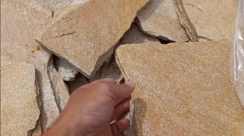 Плитняк златолит жёлтый золотистый для отмостки купить в Верхнем Уфалее