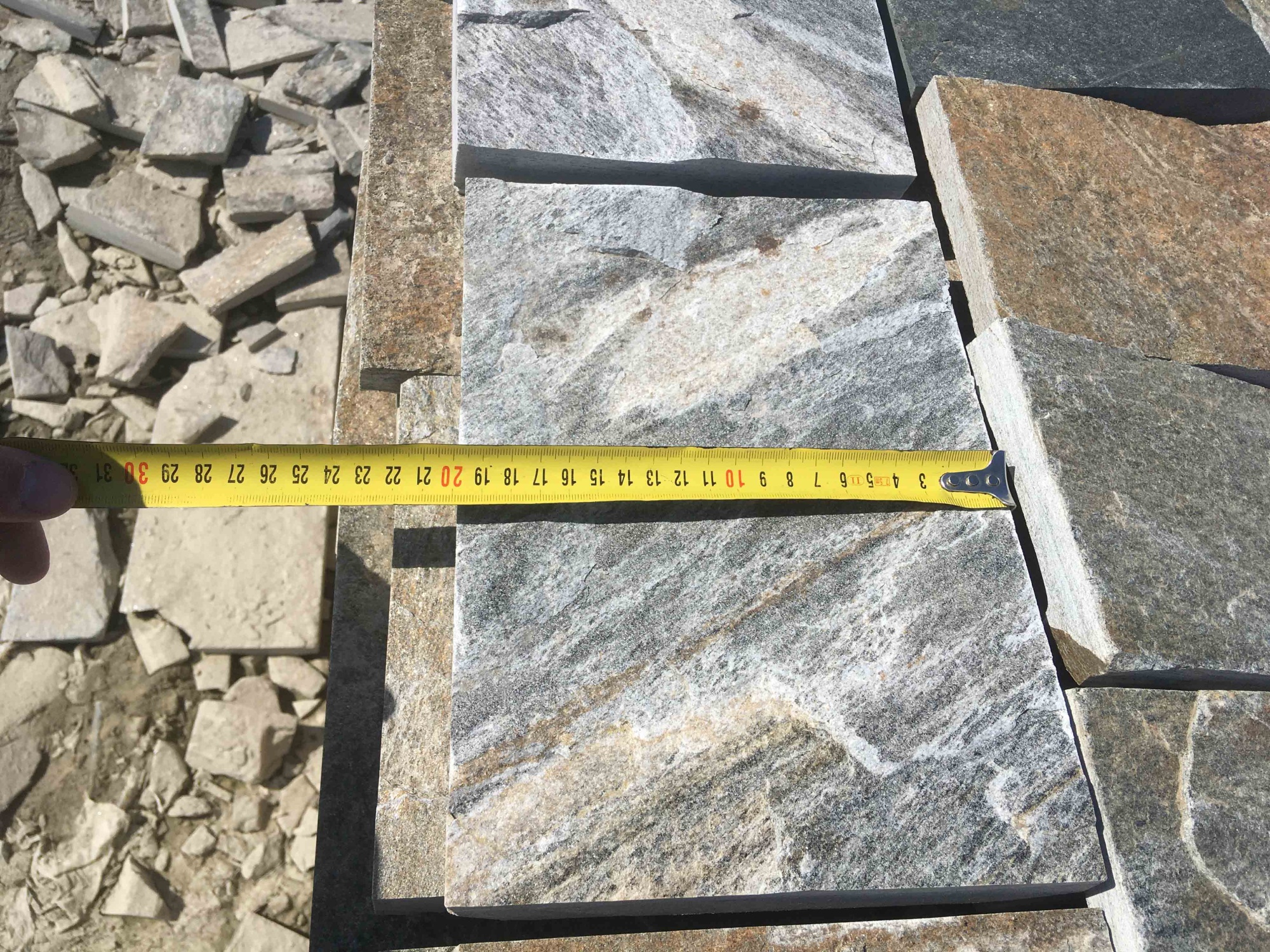 Плитка пилёная златолит Уральский для цоколя, отмостки купить в Верхнем Уфалее