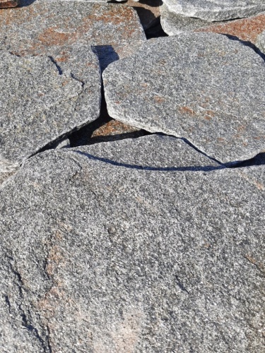 Златолит серебристый галтованный для лестниц купить в Верхнем Уфалее