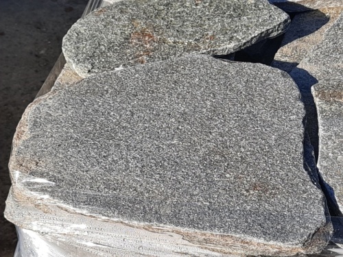 Златолит серебристый галтованный для лестниц купить в Верхнем Уфалее